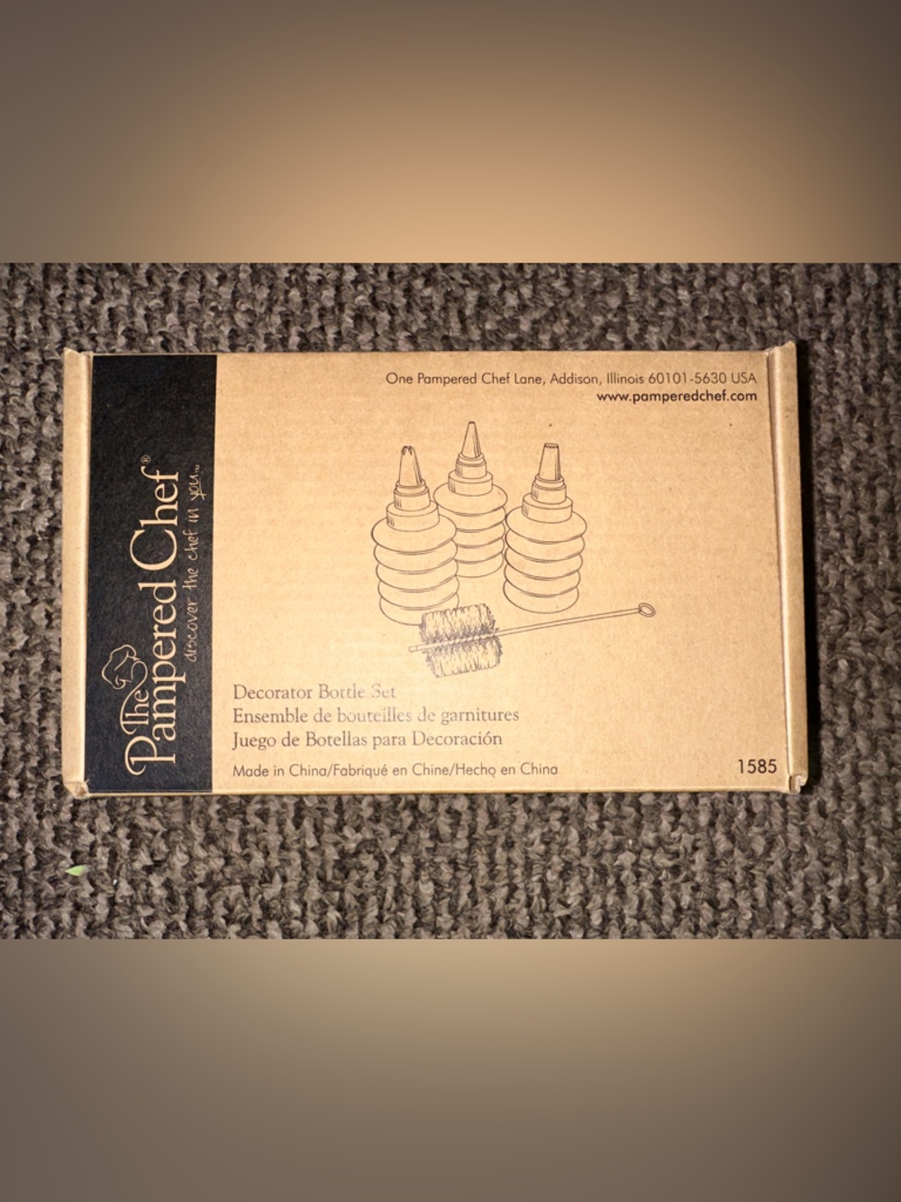 Pampered Chef Decorator Bottle Set #1585 Cake & Cookie Decorating Tips & Brush